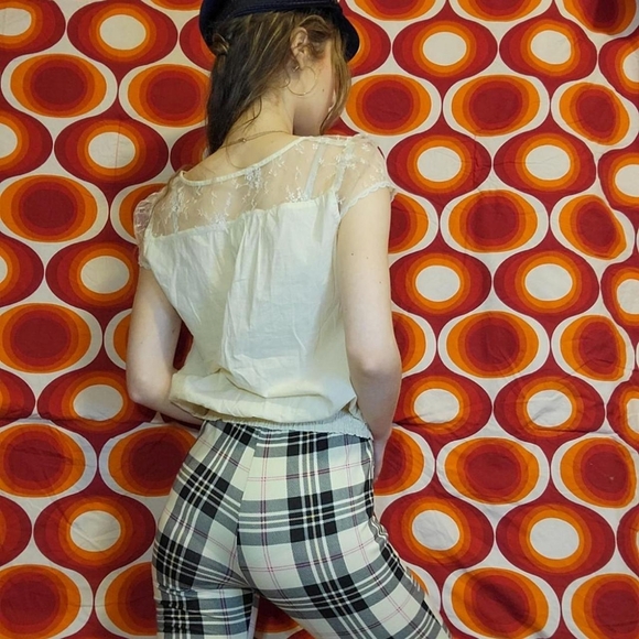 OFF WHITE LACE DETAILED CAP SHORT SLEEVE Y2k BLOUSE - Picture 3 of 4